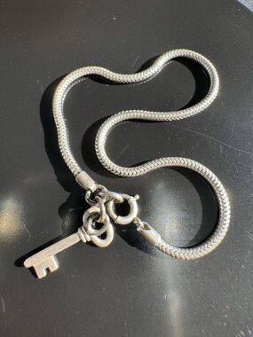Sterling Silver Serpentine Chain Bracelet Key Charm Minimalist 7.5” Fluid Chain